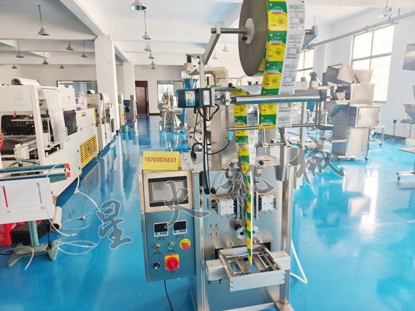 液體立式自動包裝機實拍圖